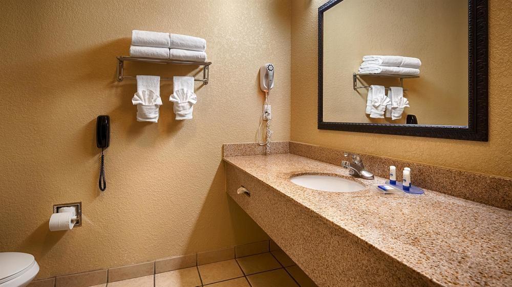 Best Western Plus Hill Country Suites - San Antonio Exterior photo