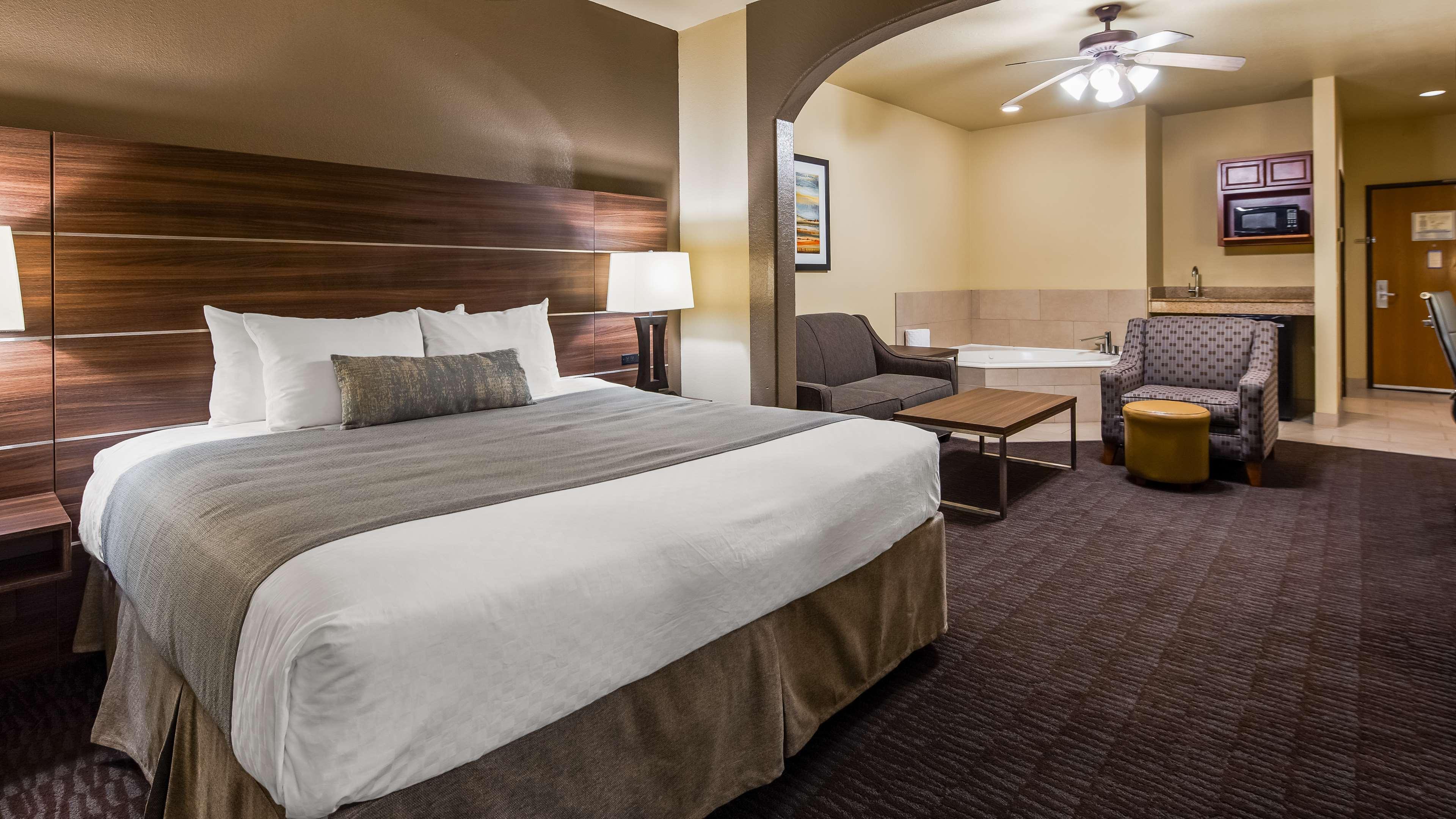 Best Western Plus Hill Country Suites - San Antonio Exterior photo
