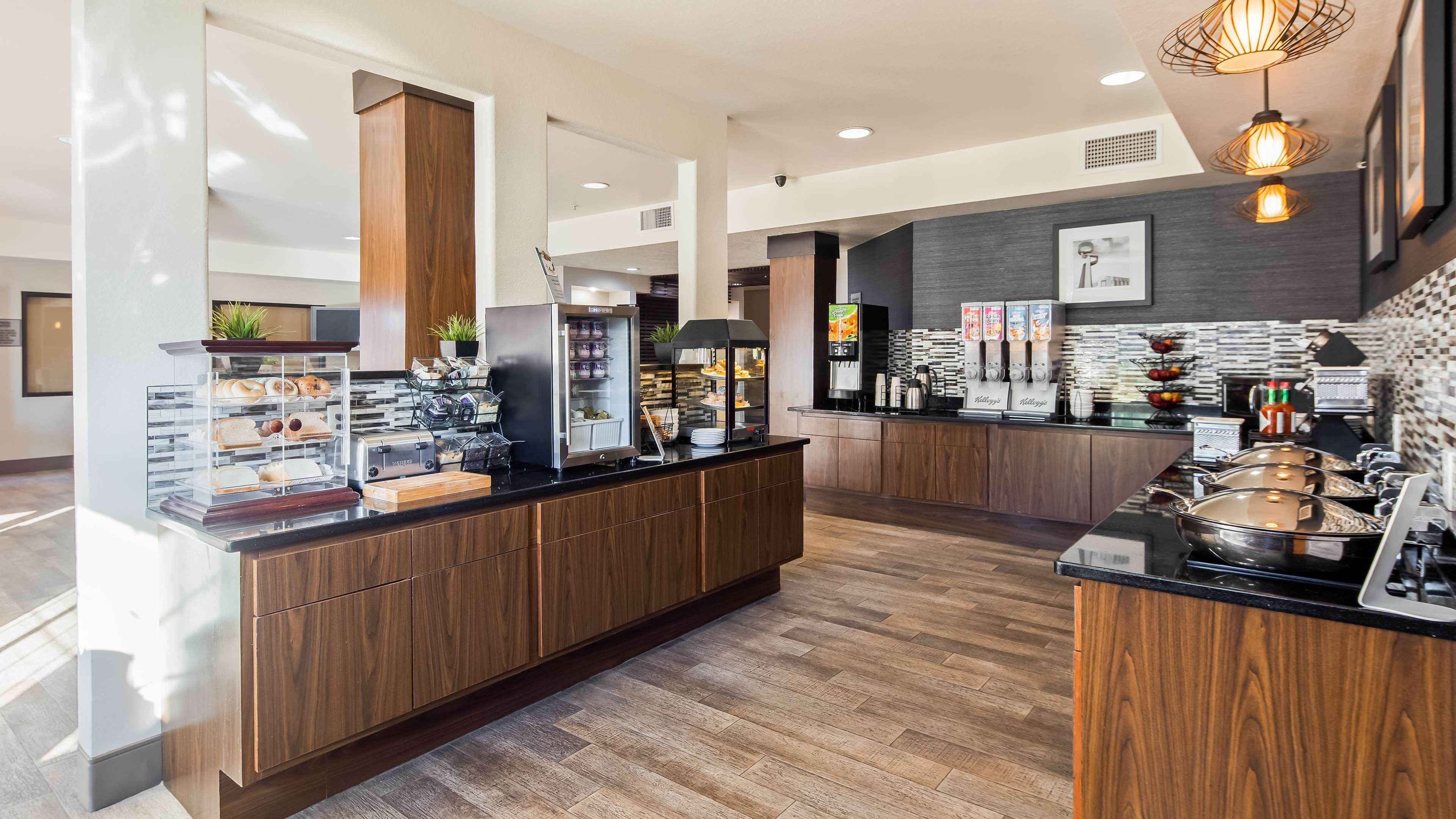Best Western Plus Hill Country Suites - San Antonio Exterior photo