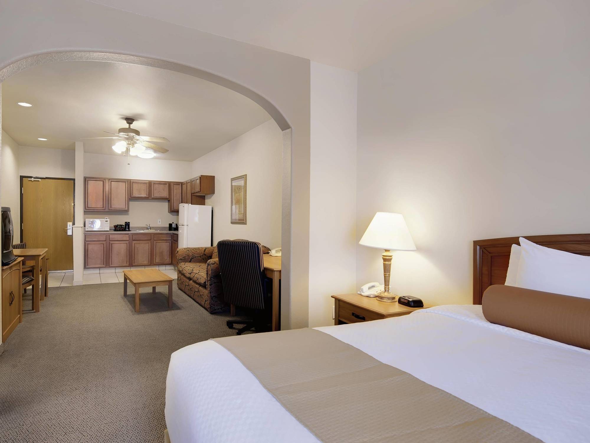 Best Western Plus Hill Country Suites - San Antonio Exterior photo